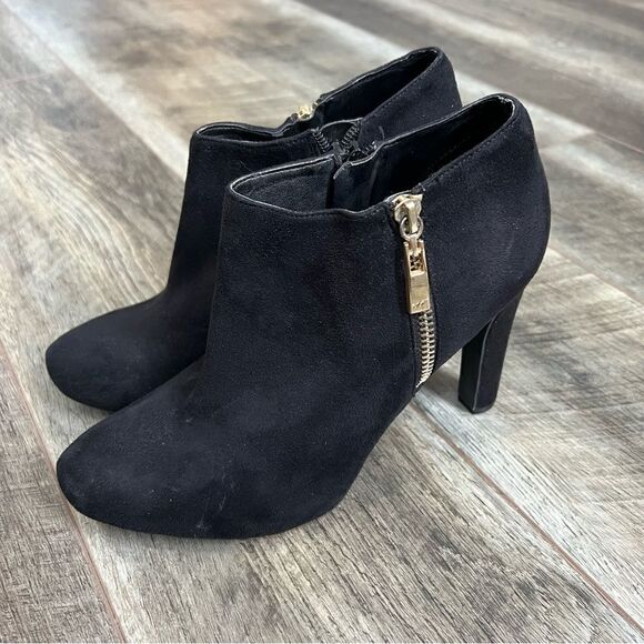 Marc Fisher September 2 Black Heeled Bootie Size 8 Gold Zipper 4” Heel Boots - Picture 5 of 11